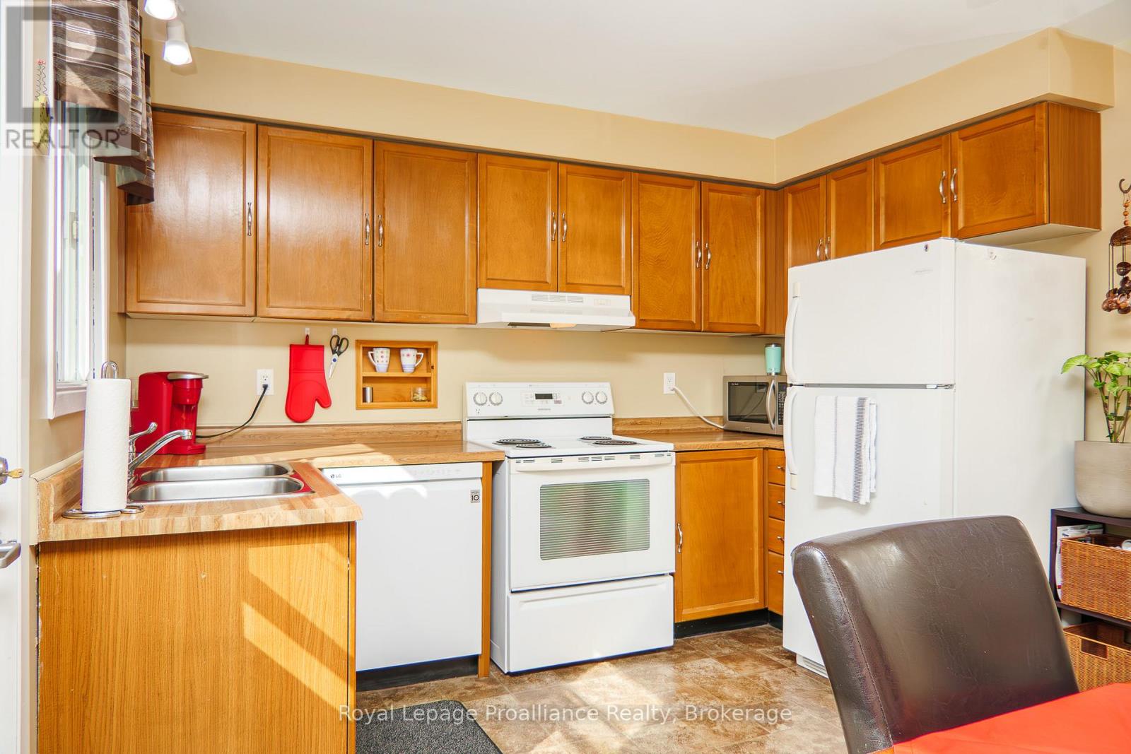 679 MACKECHNIE CRESCENT - 11
