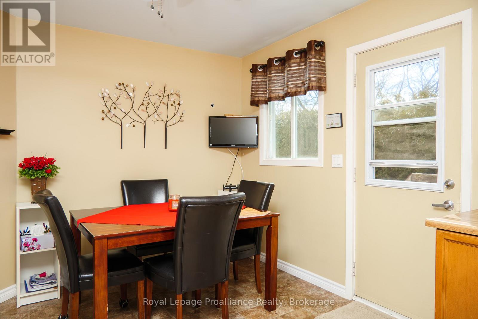 679 MACKECHNIE CRESCENT - 16