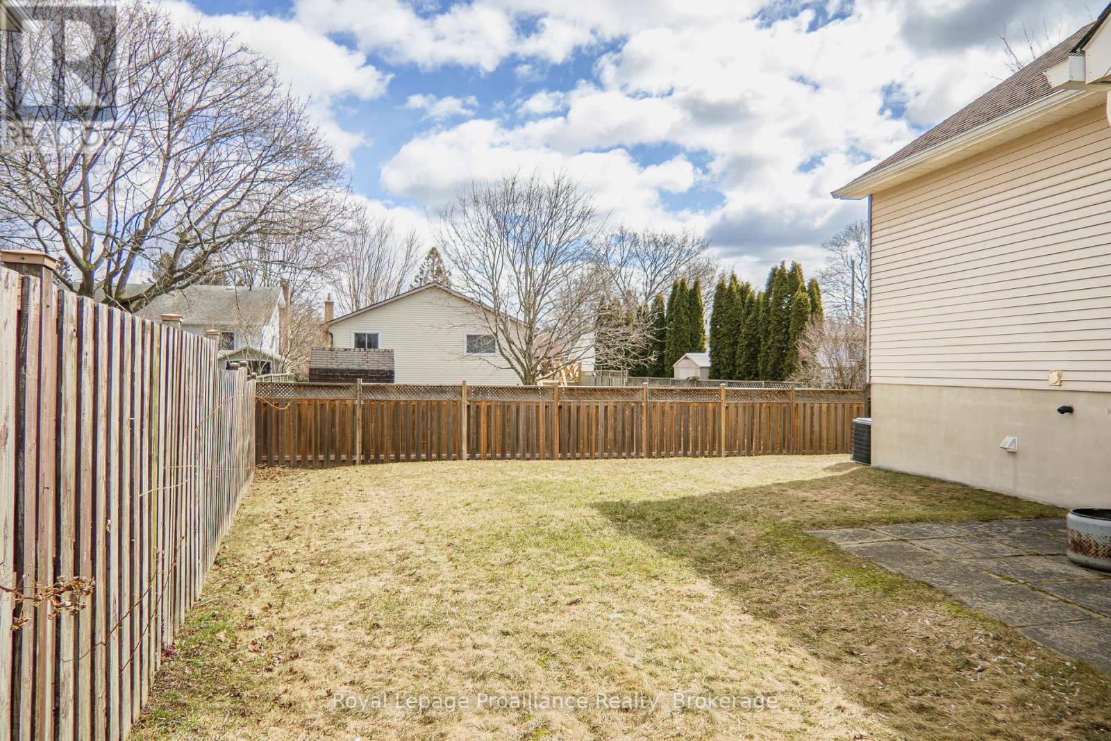 679 MACKECHNIE CRESCENT - 38