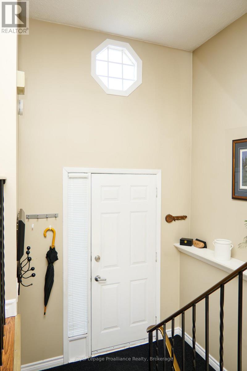 679 MACKECHNIE CRESCENT - 4