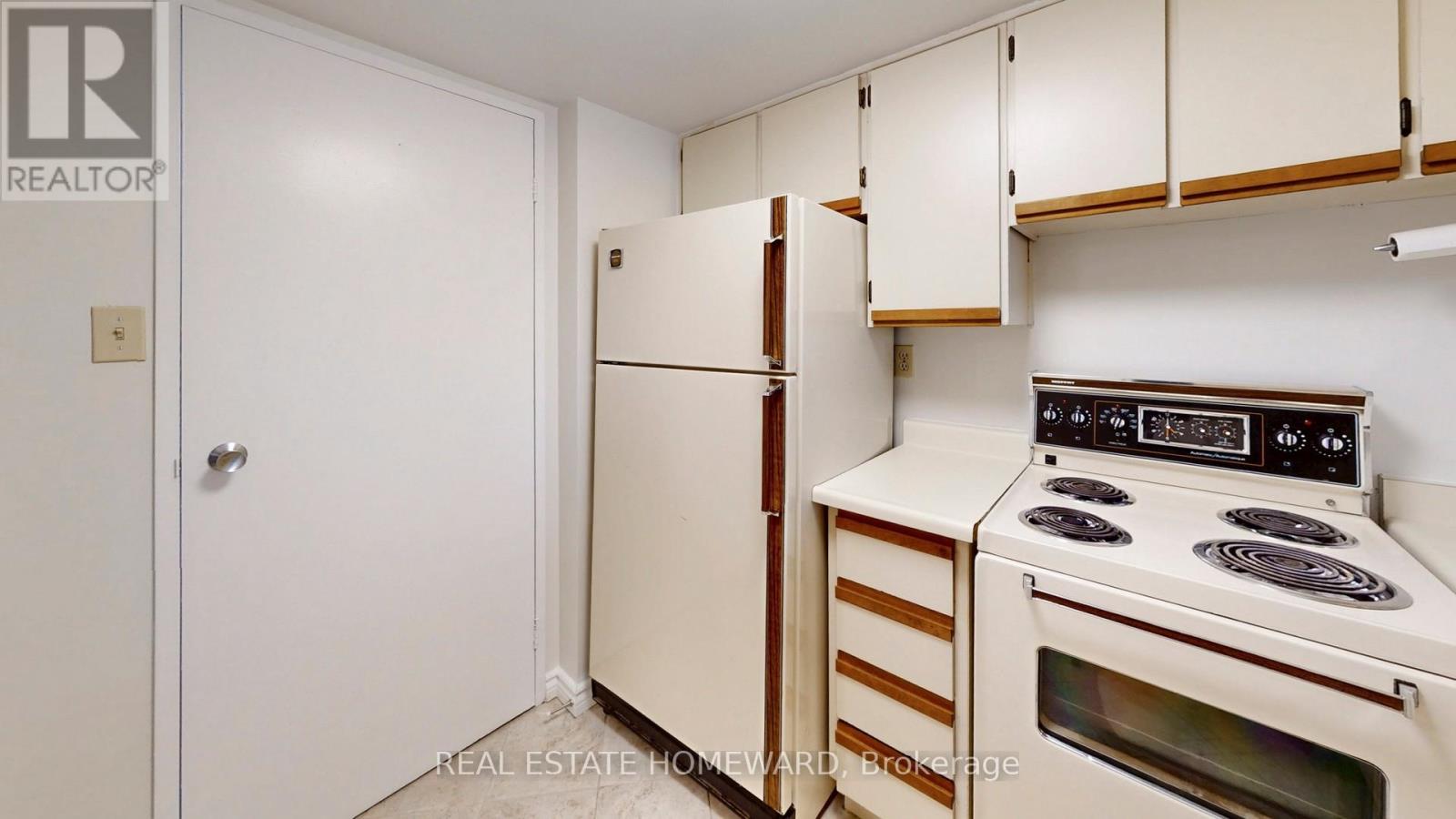 #409 77 MAITLAND PLACE - 11