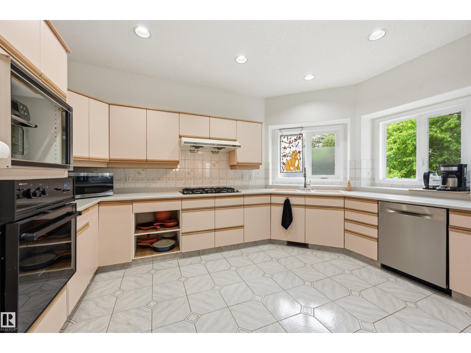 420 OSBORNE CR NW - 11