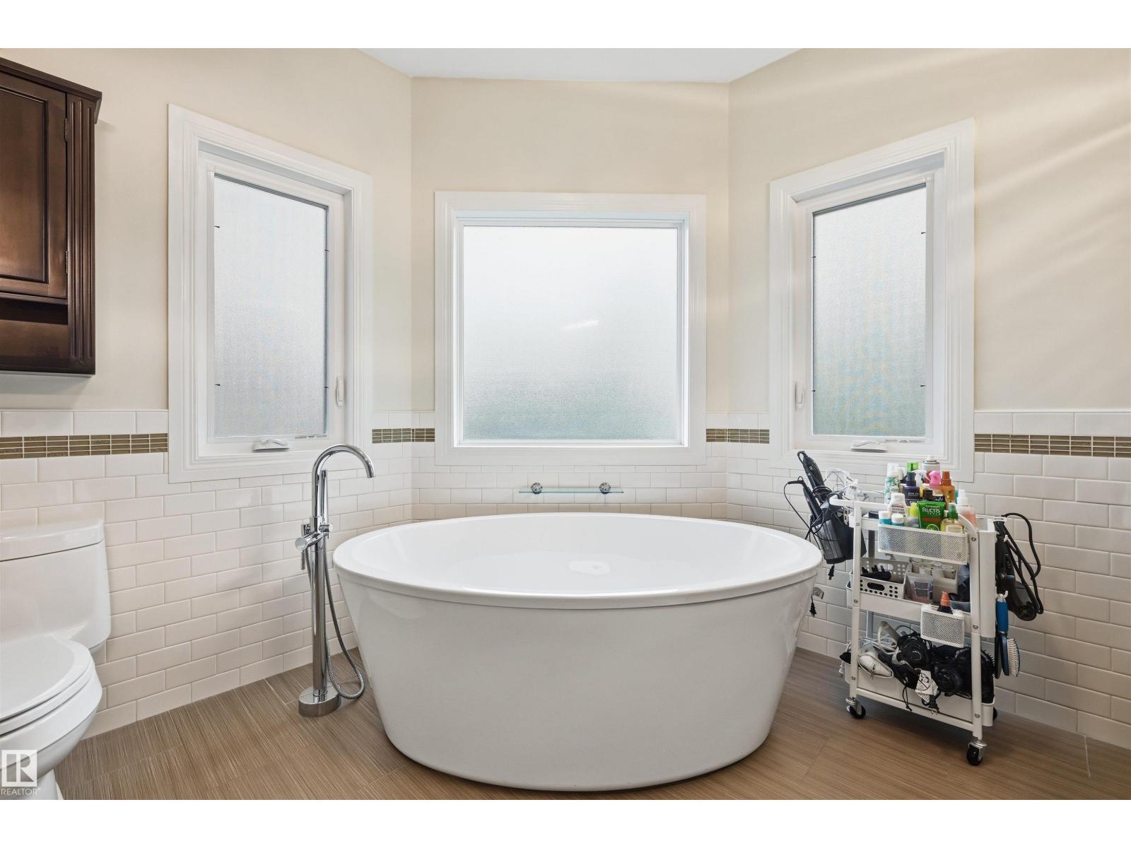420 OSBORNE CR NW - 32