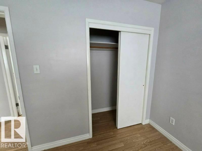 11910 43 ST NW - 10