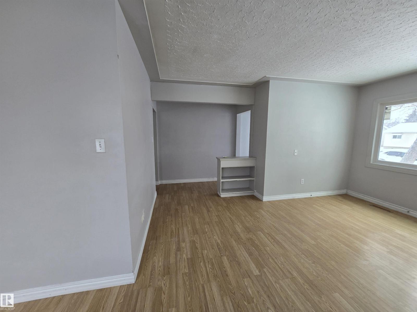 11910 43 ST NW - 14