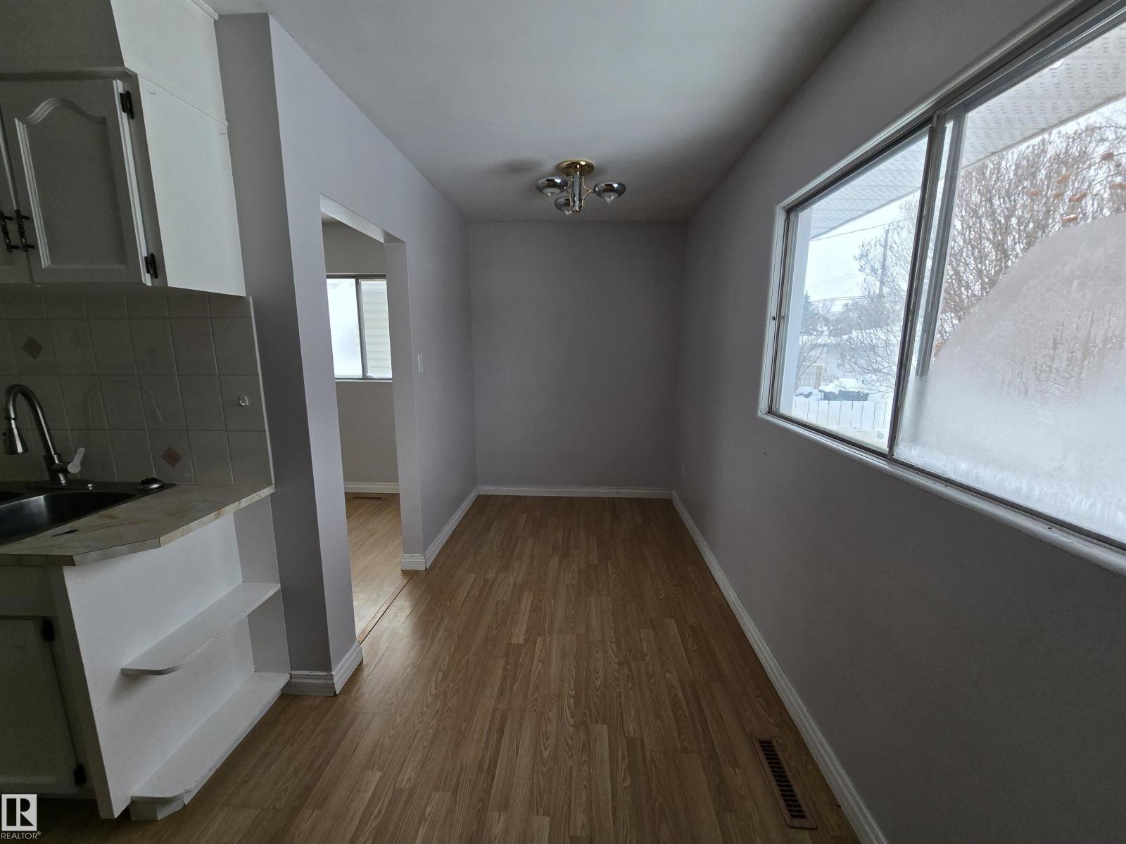 11910 43 ST NW - 15