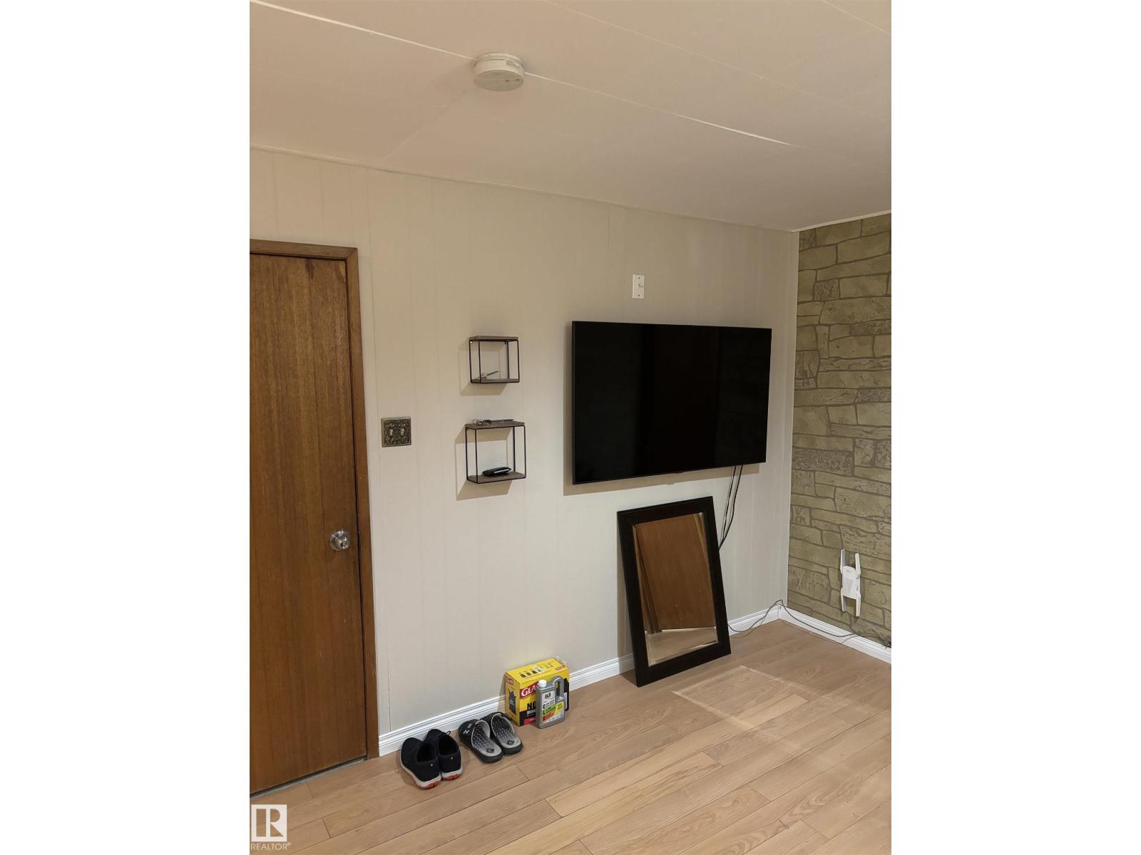 11910 43 ST NW - 19