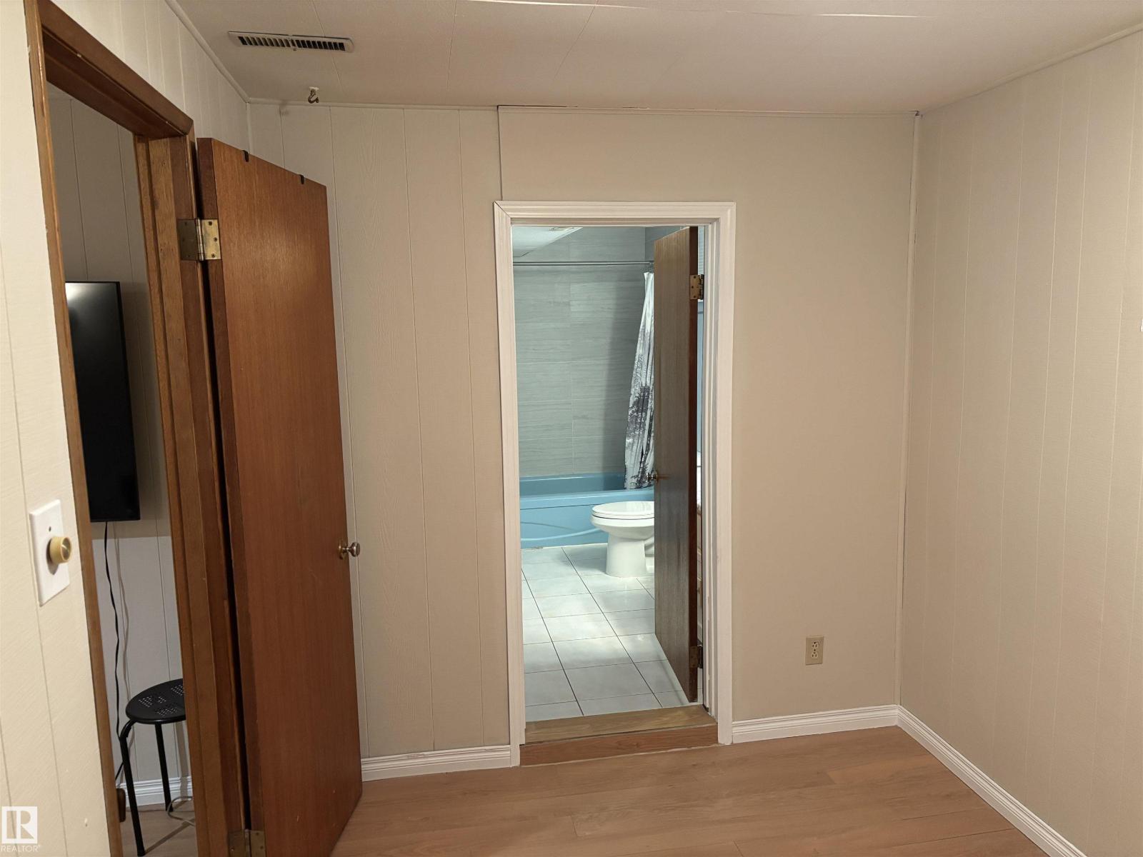 11910 43 ST NW - 24
