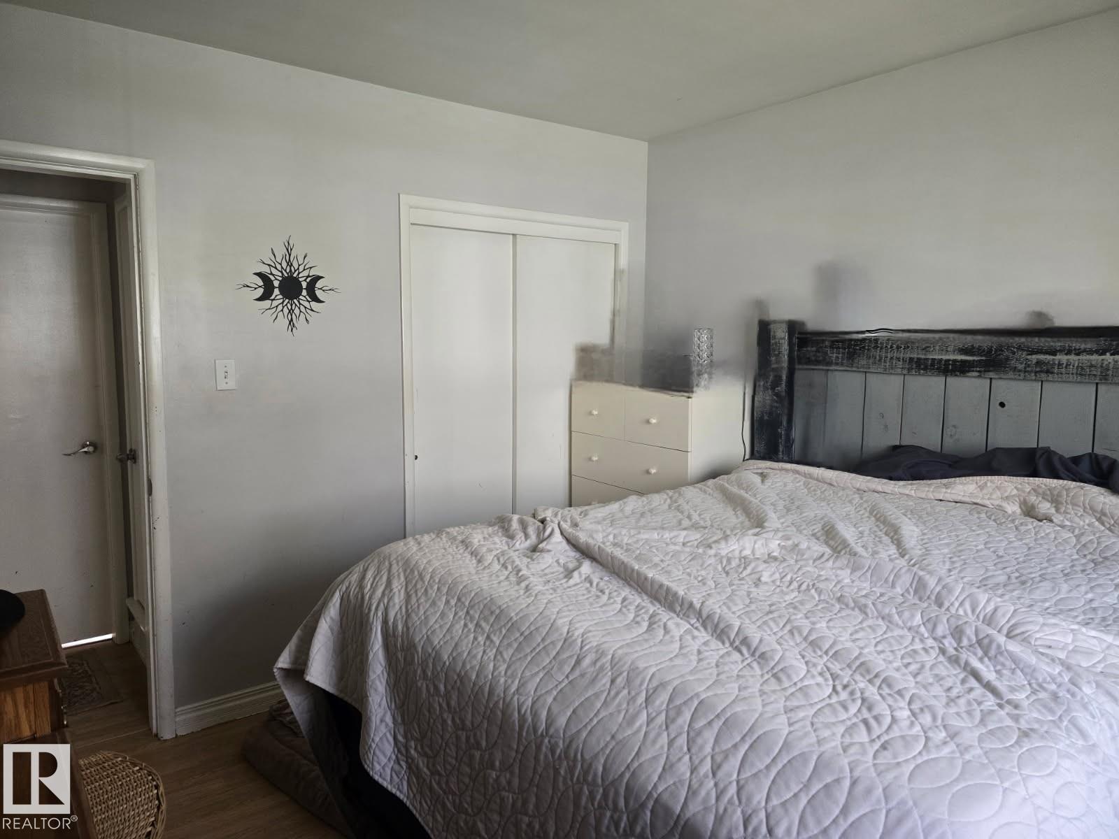 11910 43 ST NW - 7