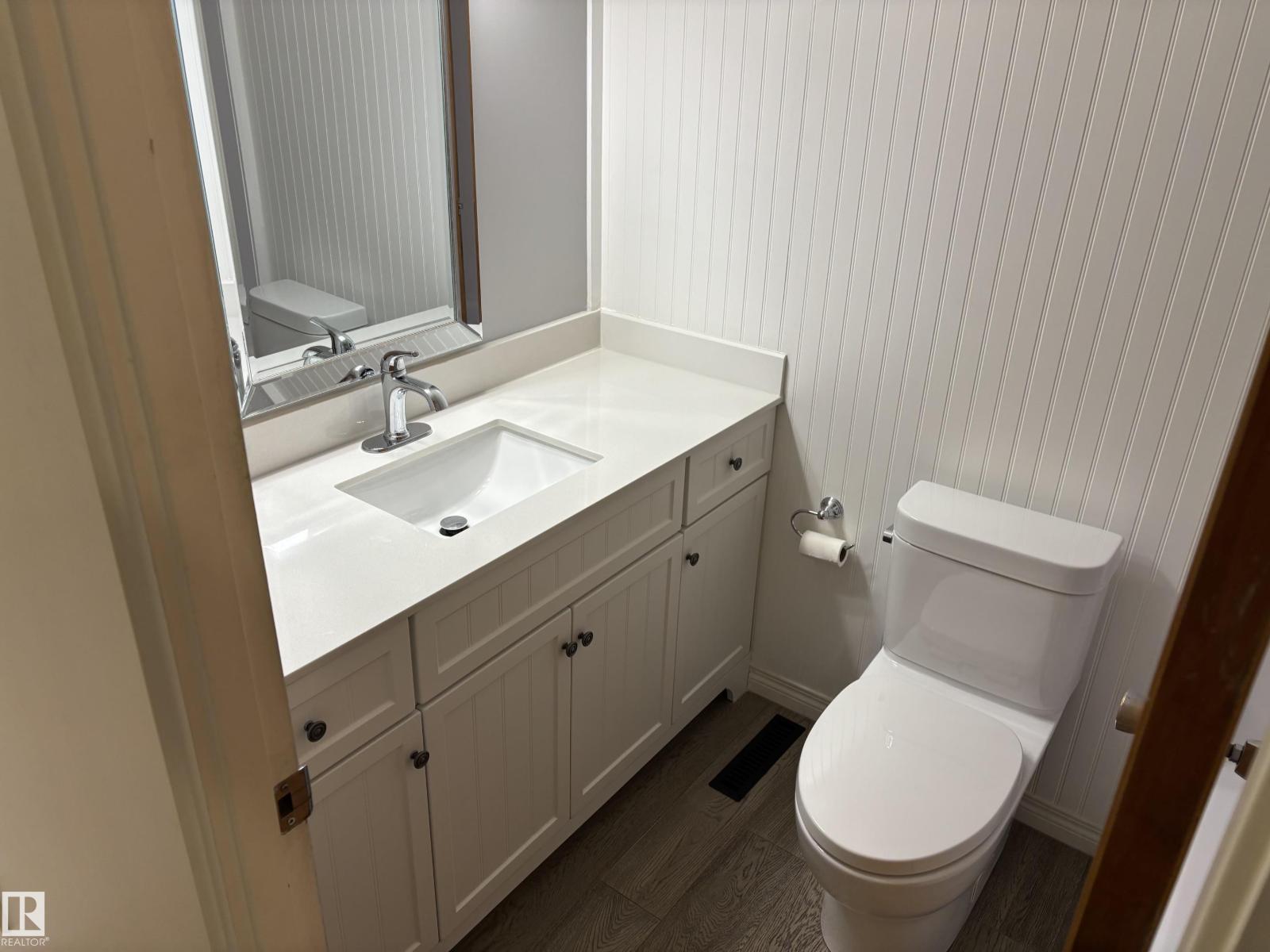 51 Glenmore CR — photo 13