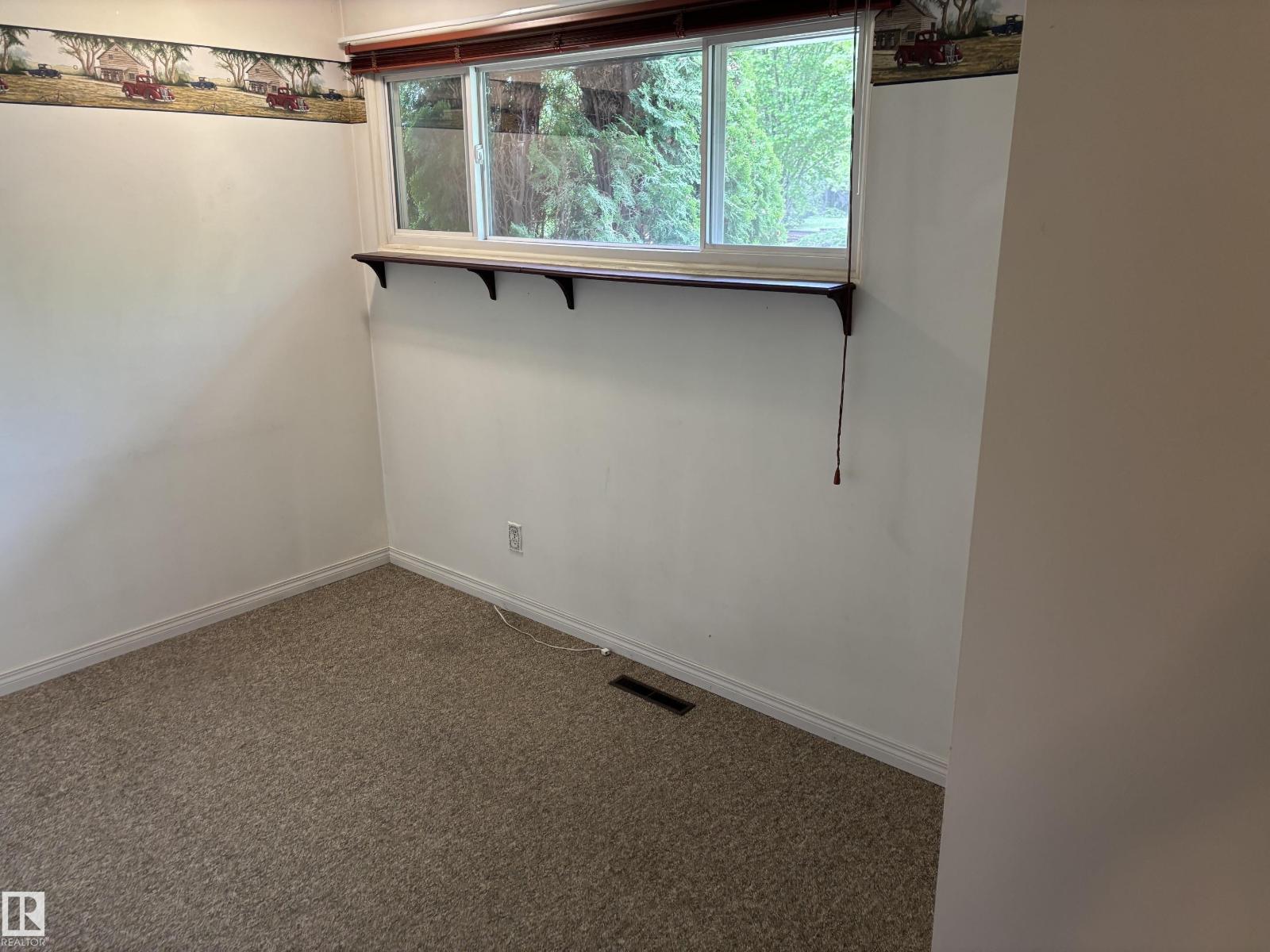 51 Glenmore CR — photo 17