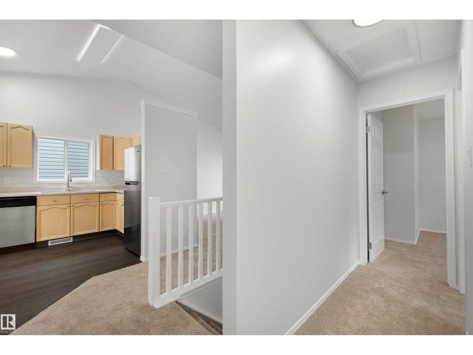 11815 8 AV NW - 9