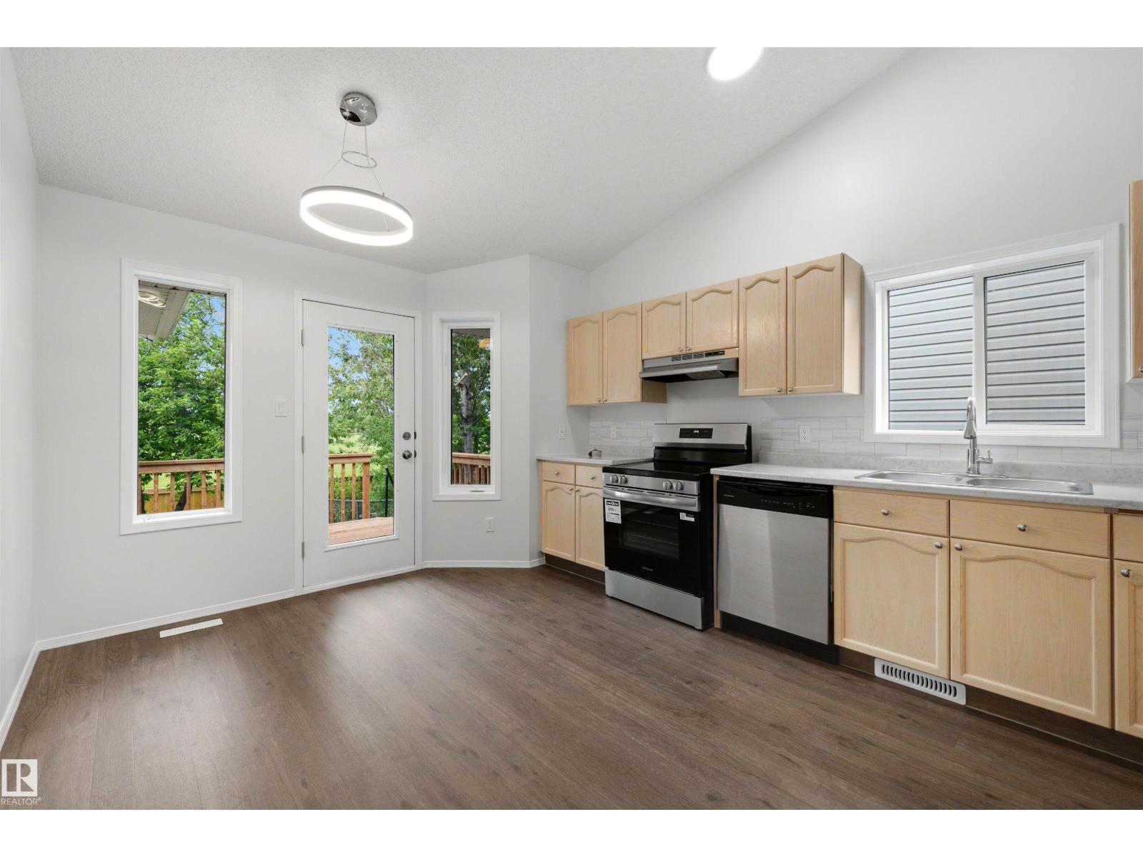 11815 8 AV NW - 6
