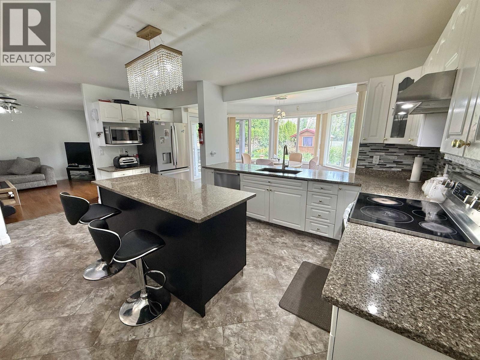894 ROLPH STREET - 11