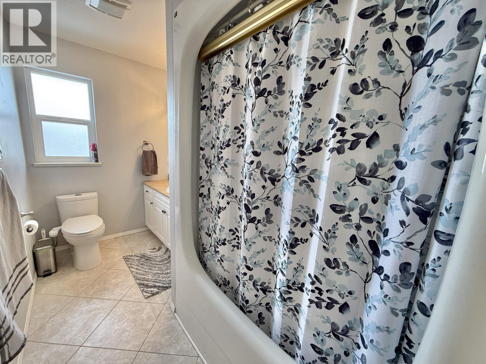 894 ROLPH STREET - 28