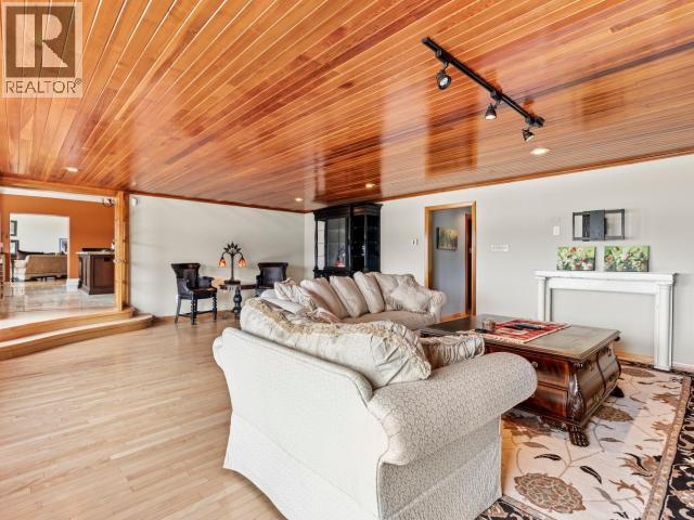 14 BAYVIEW ROAD - 35