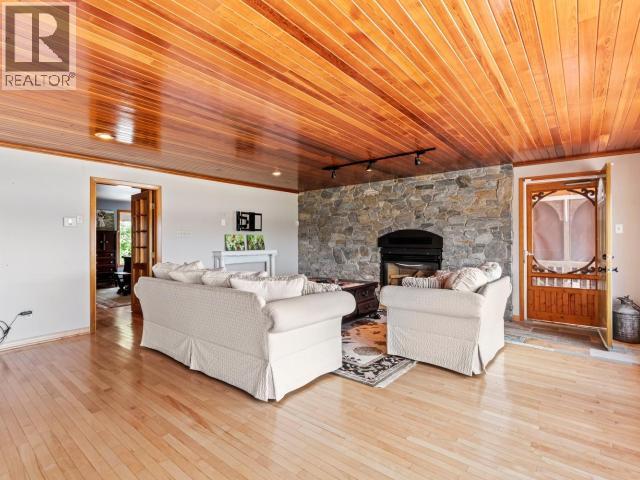 14 BAYVIEW ROAD - 37