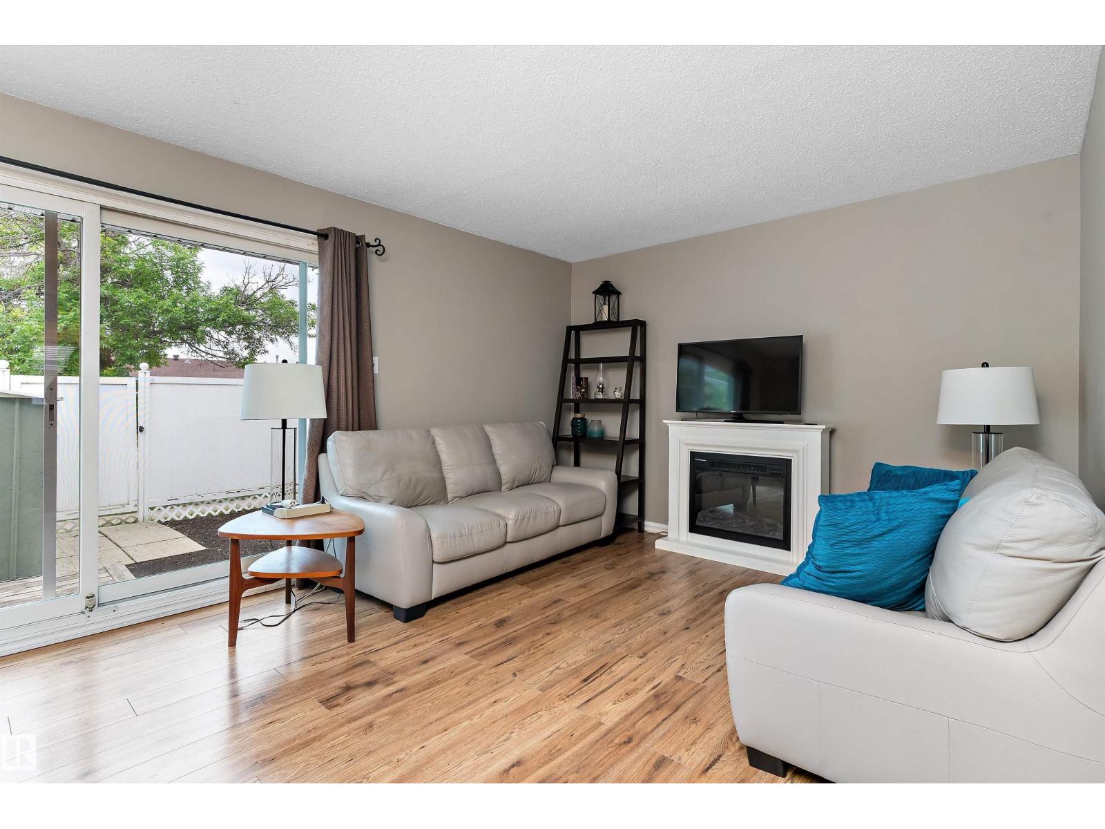 11340 139 AV NW - 10