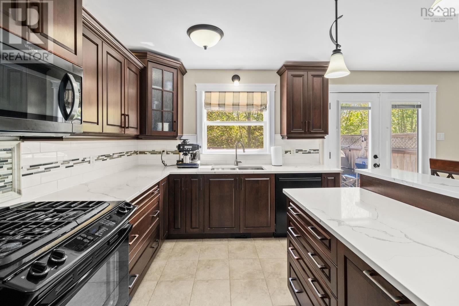 Property 33 of 51 of 104 Hollyhock Way