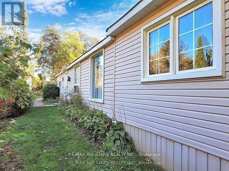 40 RIVERGLEN DRIVE - 31