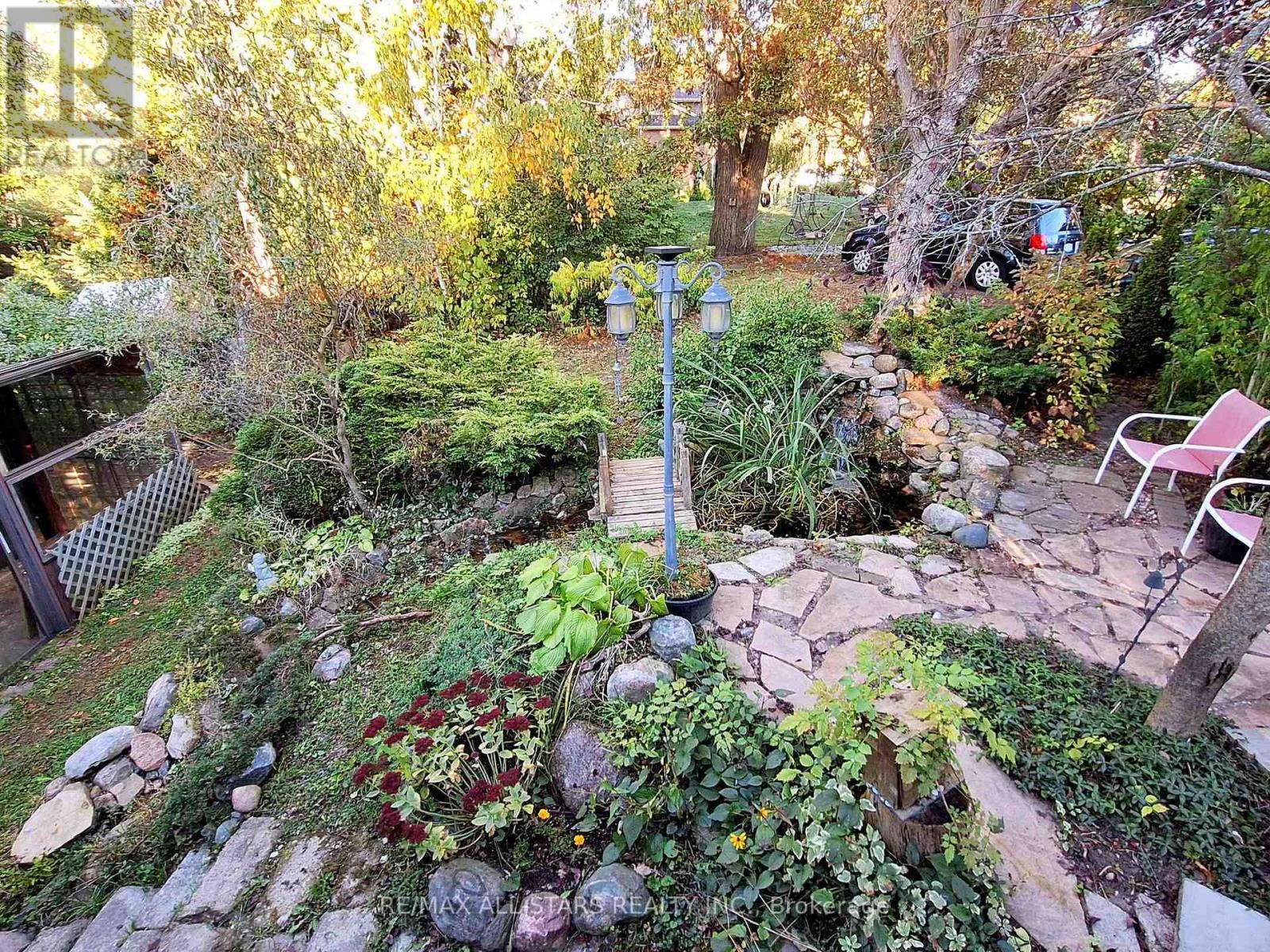 40 RIVERGLEN DRIVE - 41