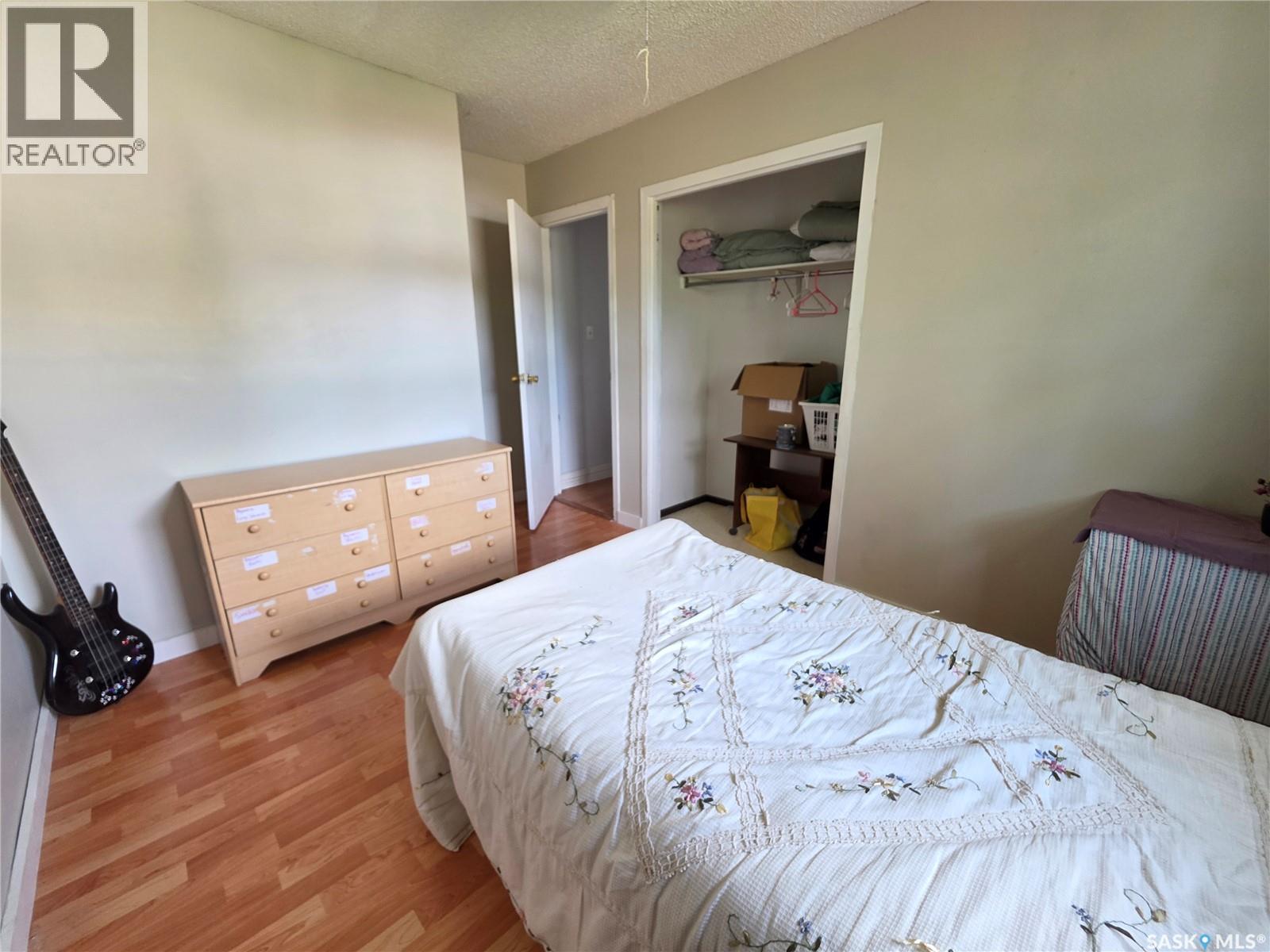 520 Dennis STREET — photo 17
