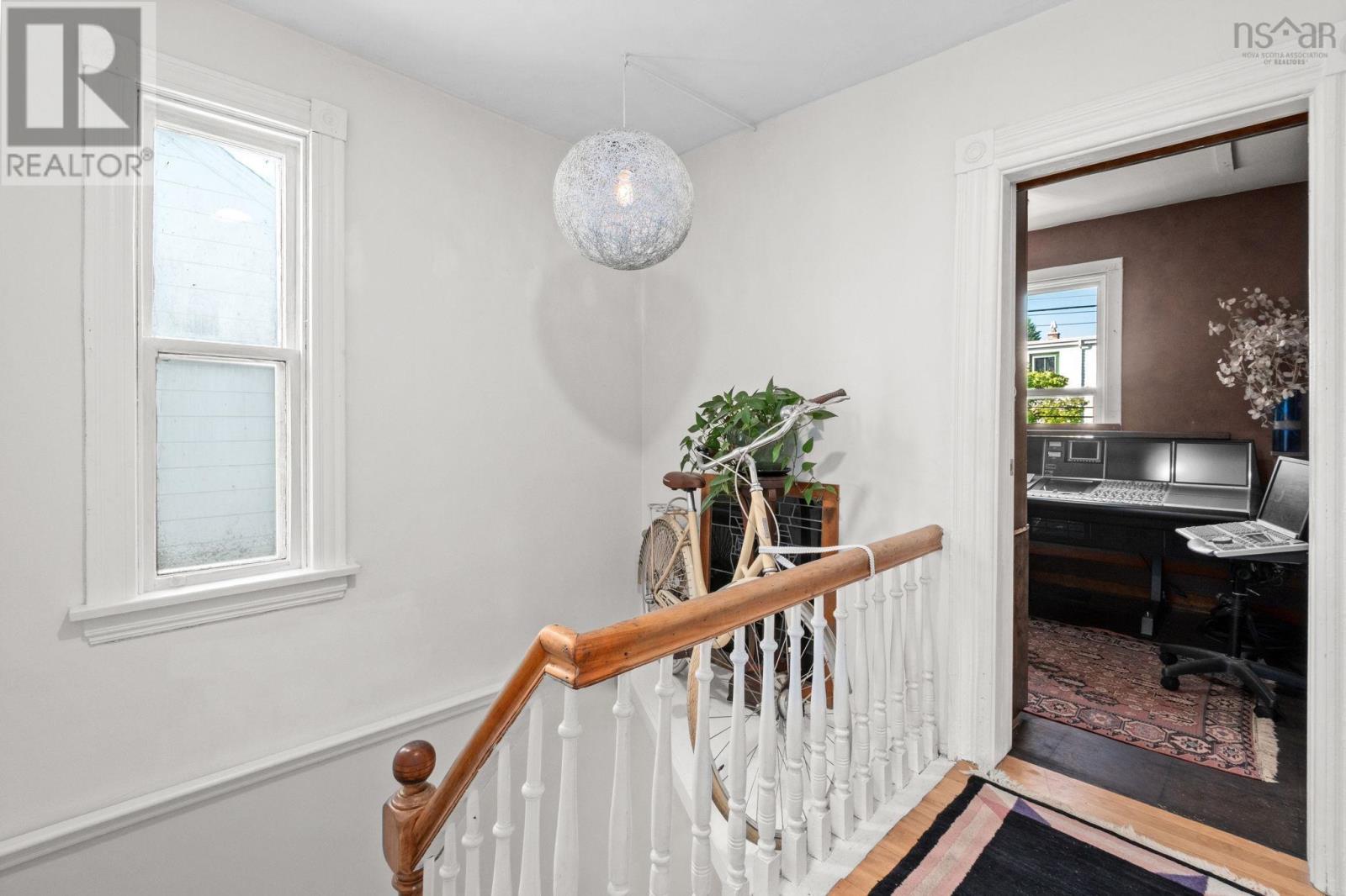 Property 24 of 47 of 3342 Robie Street