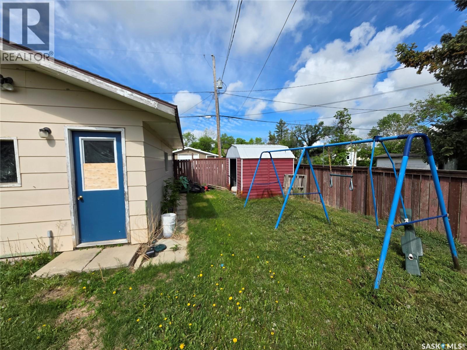 520 Dennis STREET — photo 39