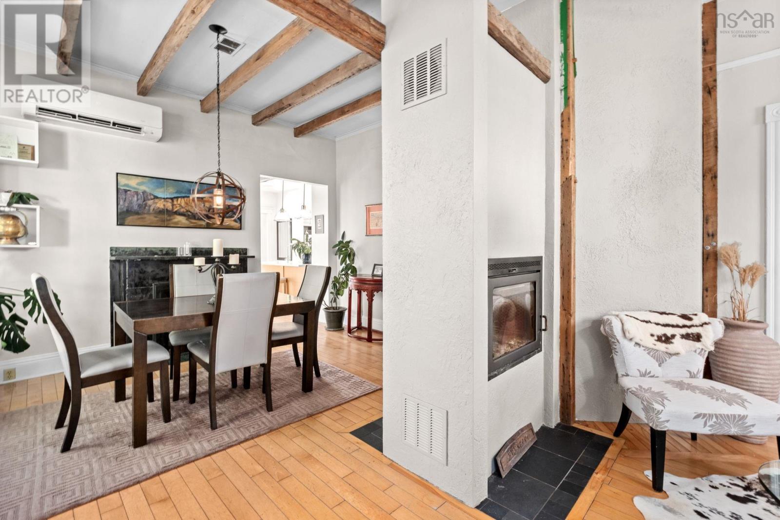 Property 31 of 47 of 3342 Robie Street
