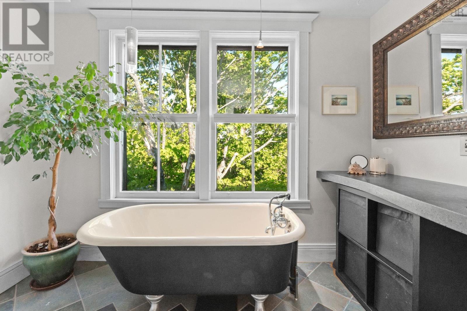 Property 35 of 47 of 3342 Robie Street