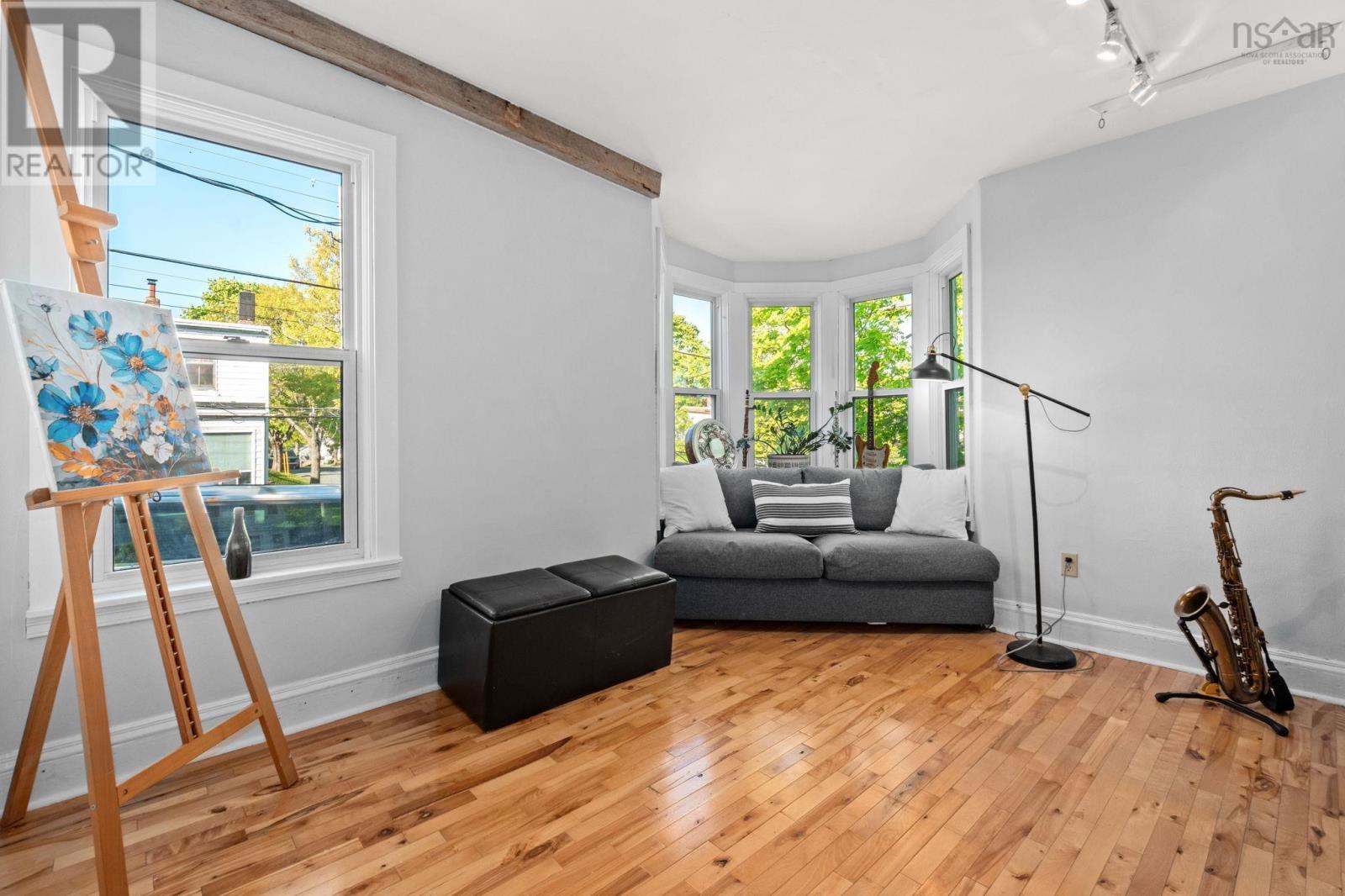 Property 34 of 47 of 3342 Robie Street