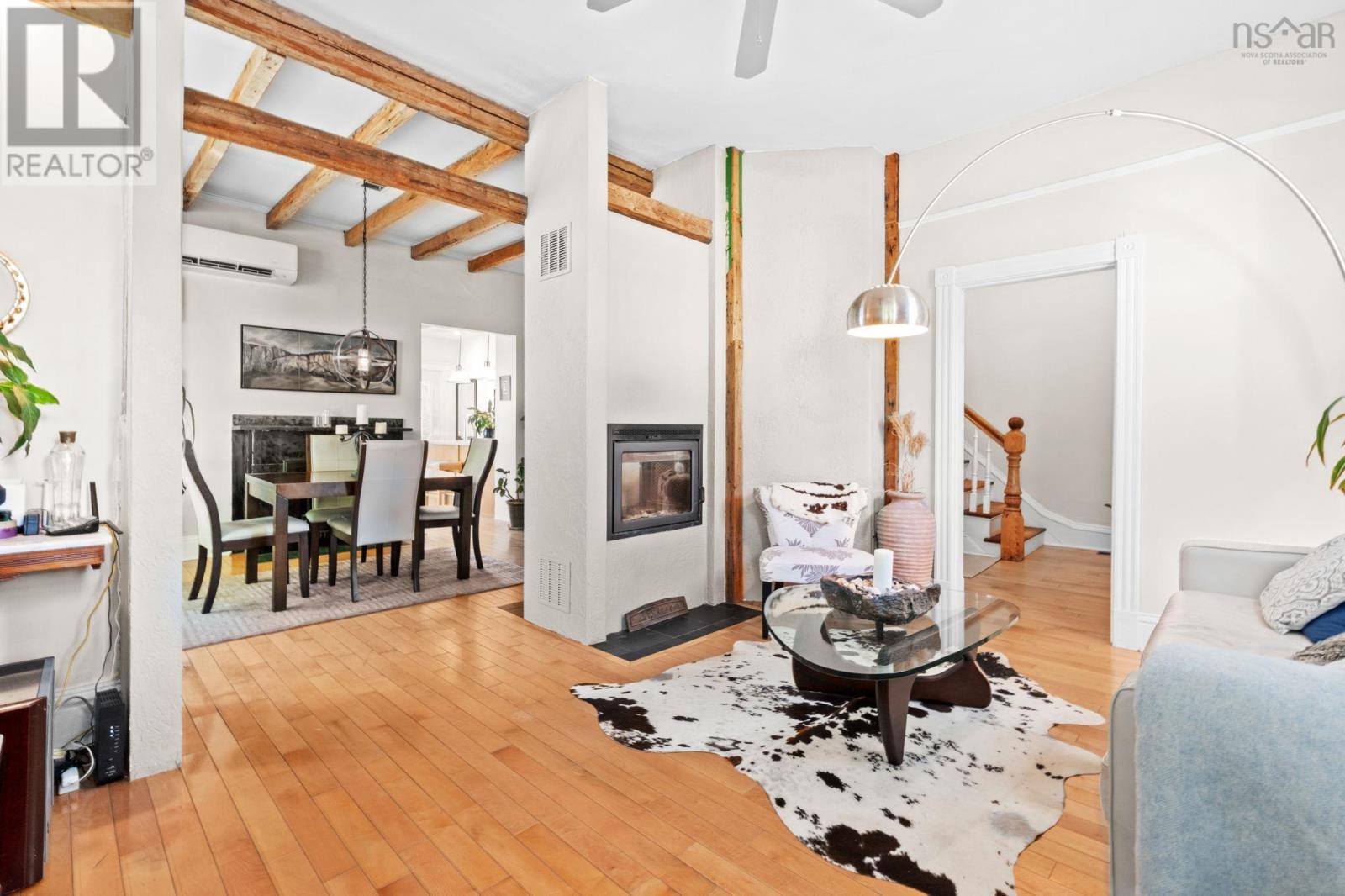 Property 37 of 47 of 3342 Robie Street