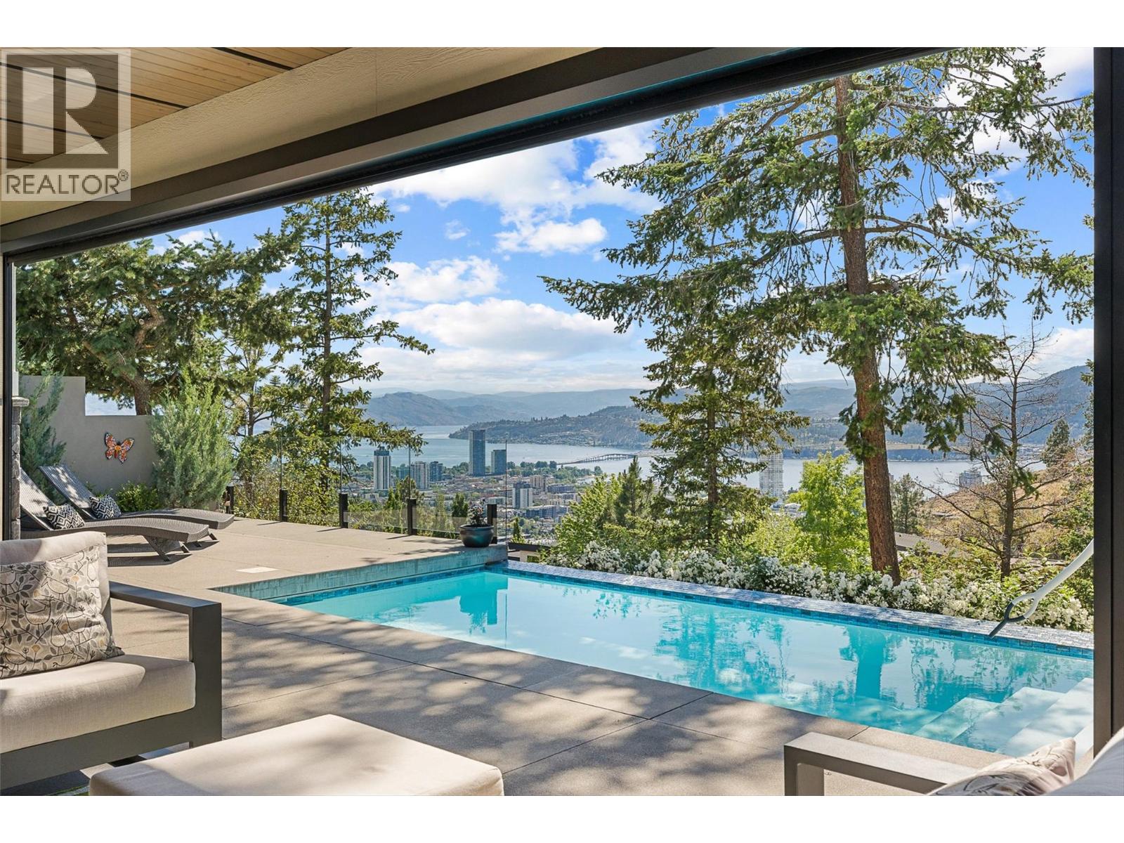 724 Rockcliffe Place, Kelowna