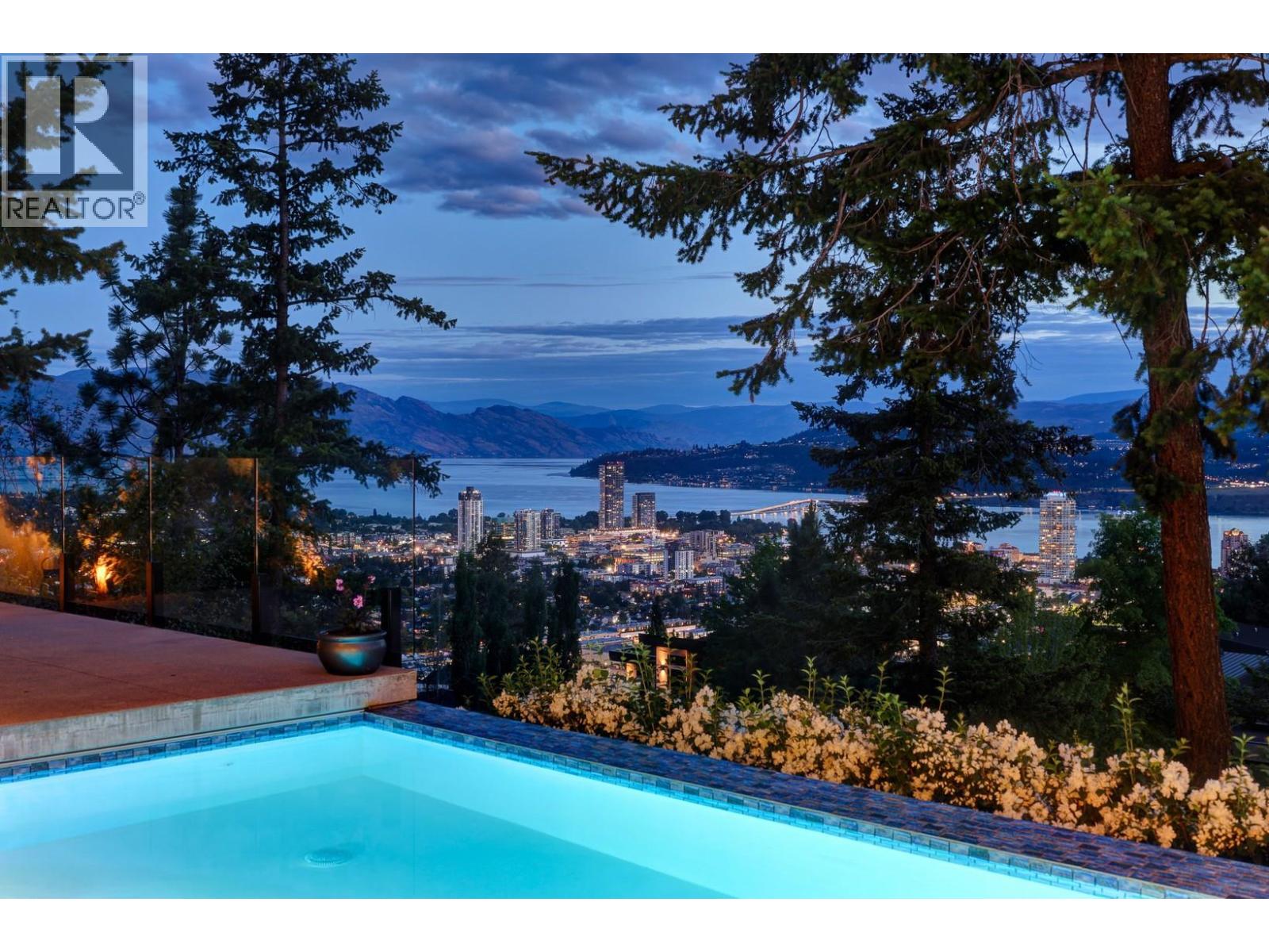 724 Rockcliffe Place, Kelowna