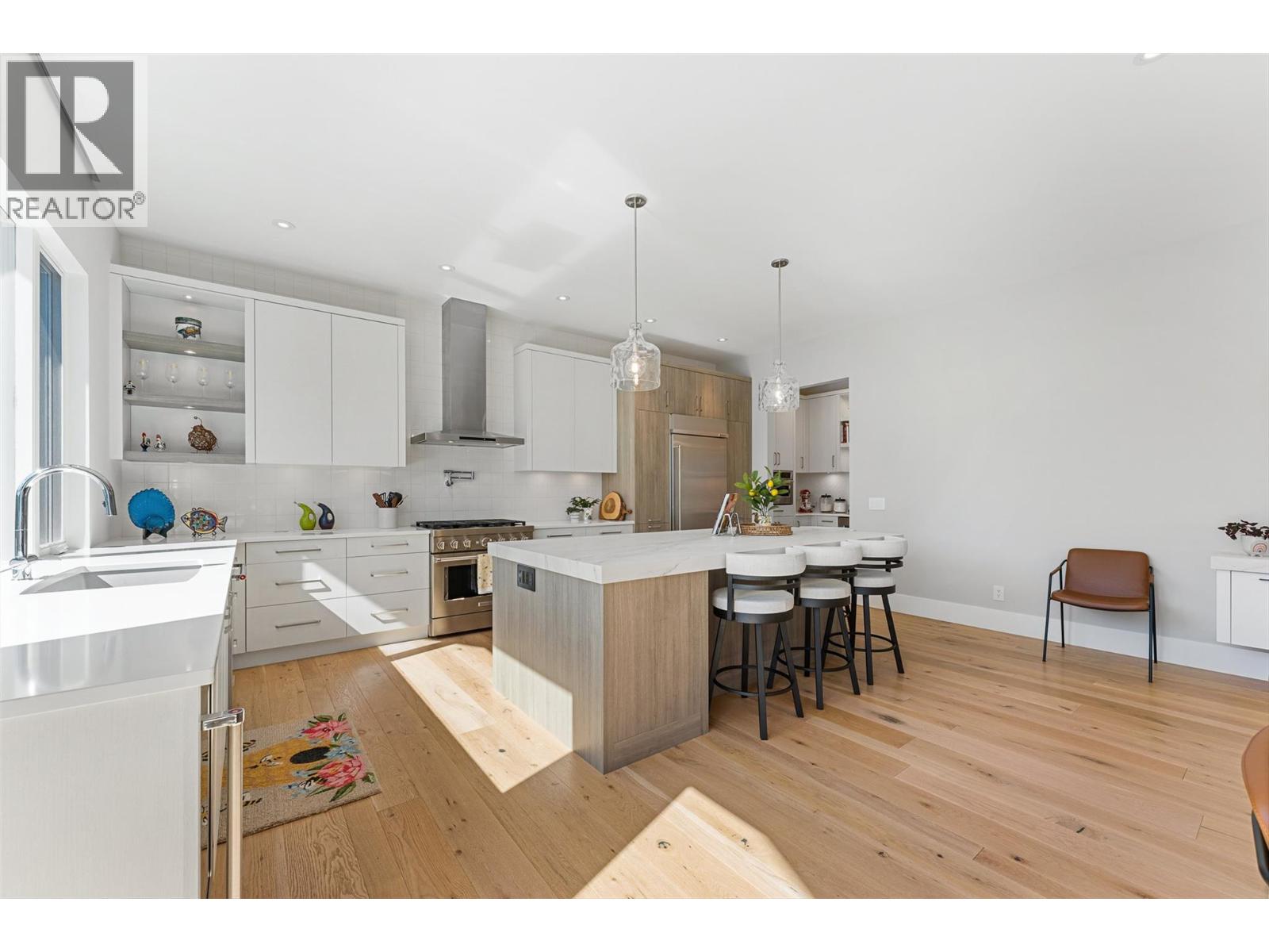 724 Rockcliffe Place, Kelowna