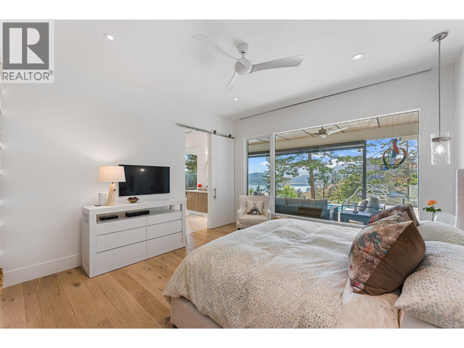 724 Rockcliffe Place, Kelowna