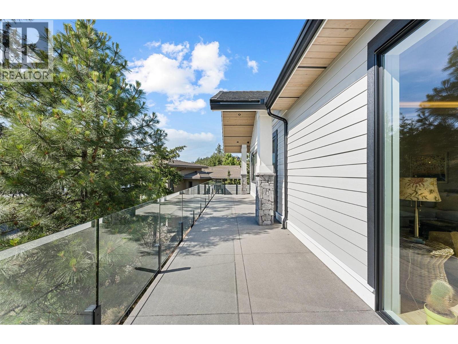 724 Rockcliffe Place, Kelowna