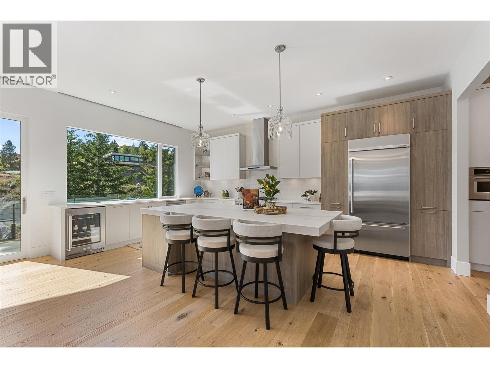 724 Rockcliffe Place, Kelowna