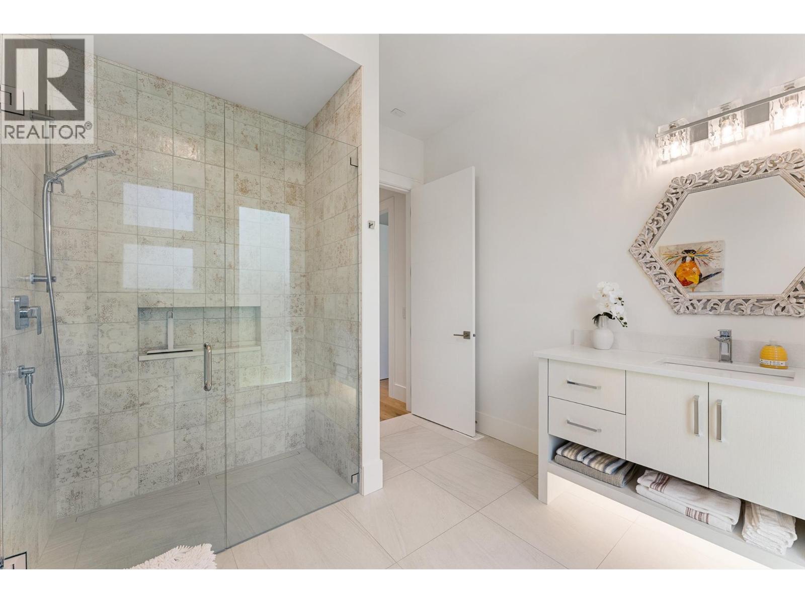 724 Rockcliffe Place, Kelowna