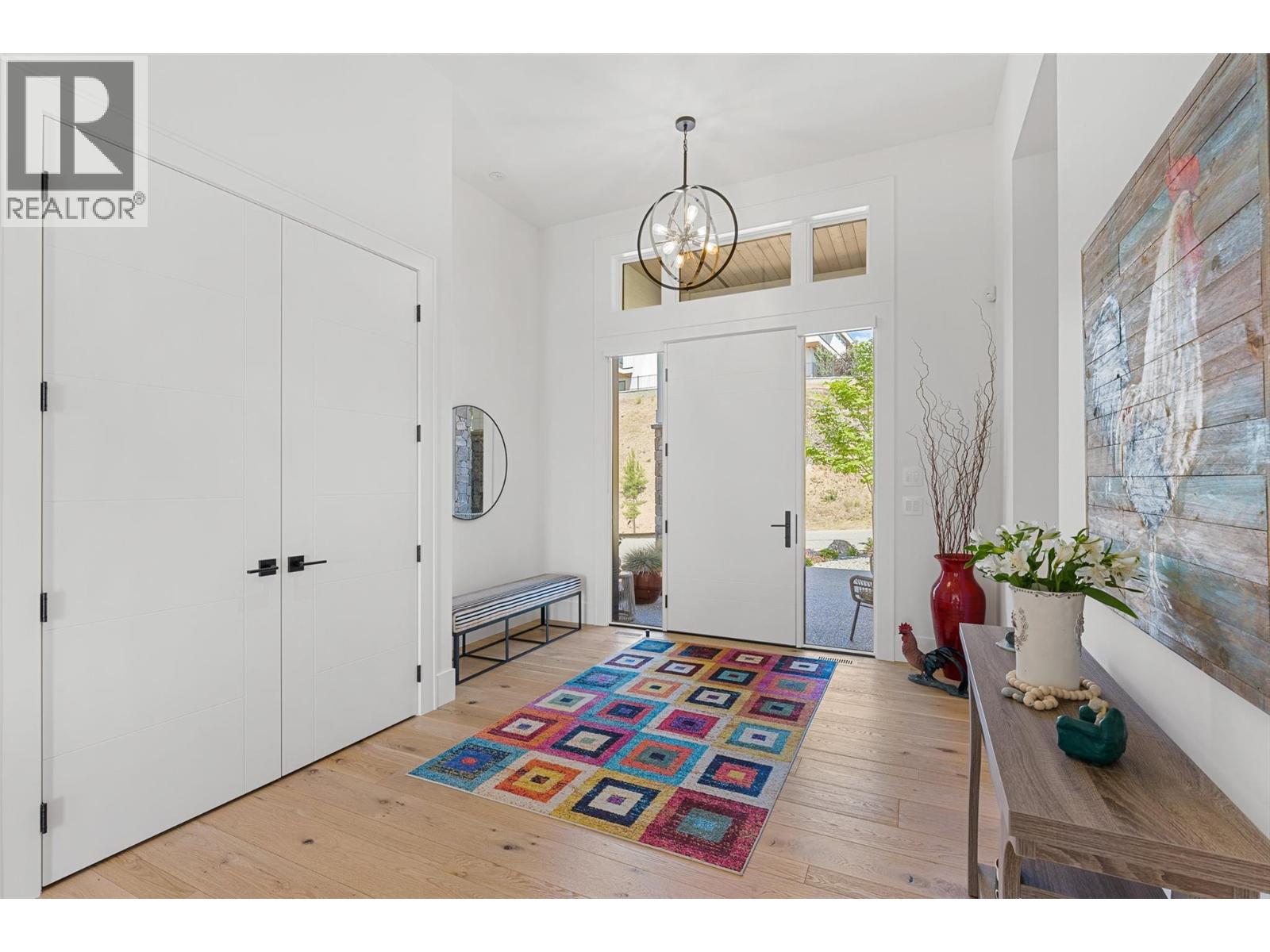 724 Rockcliffe Place, Kelowna