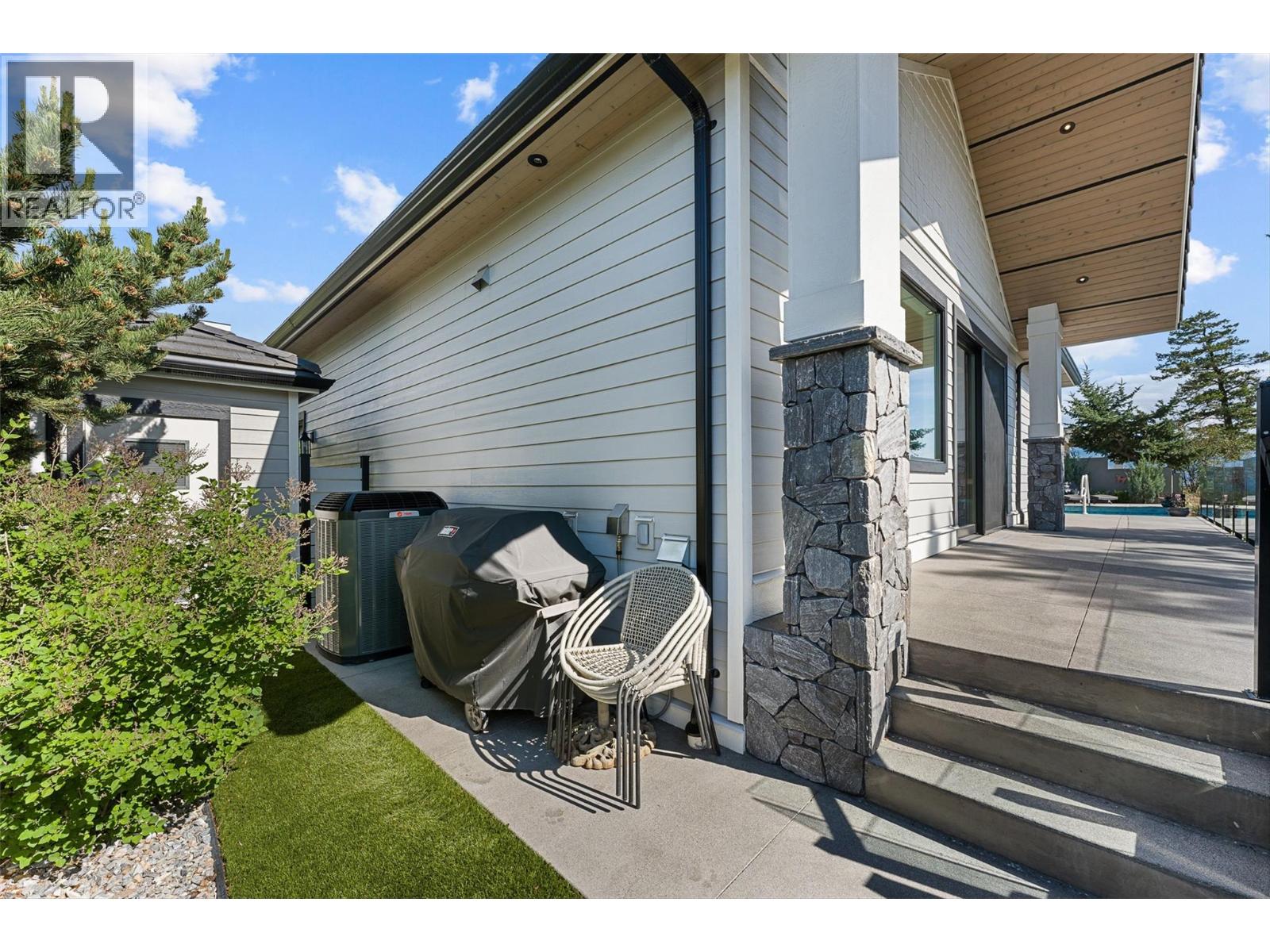 724 Rockcliffe Place, Kelowna