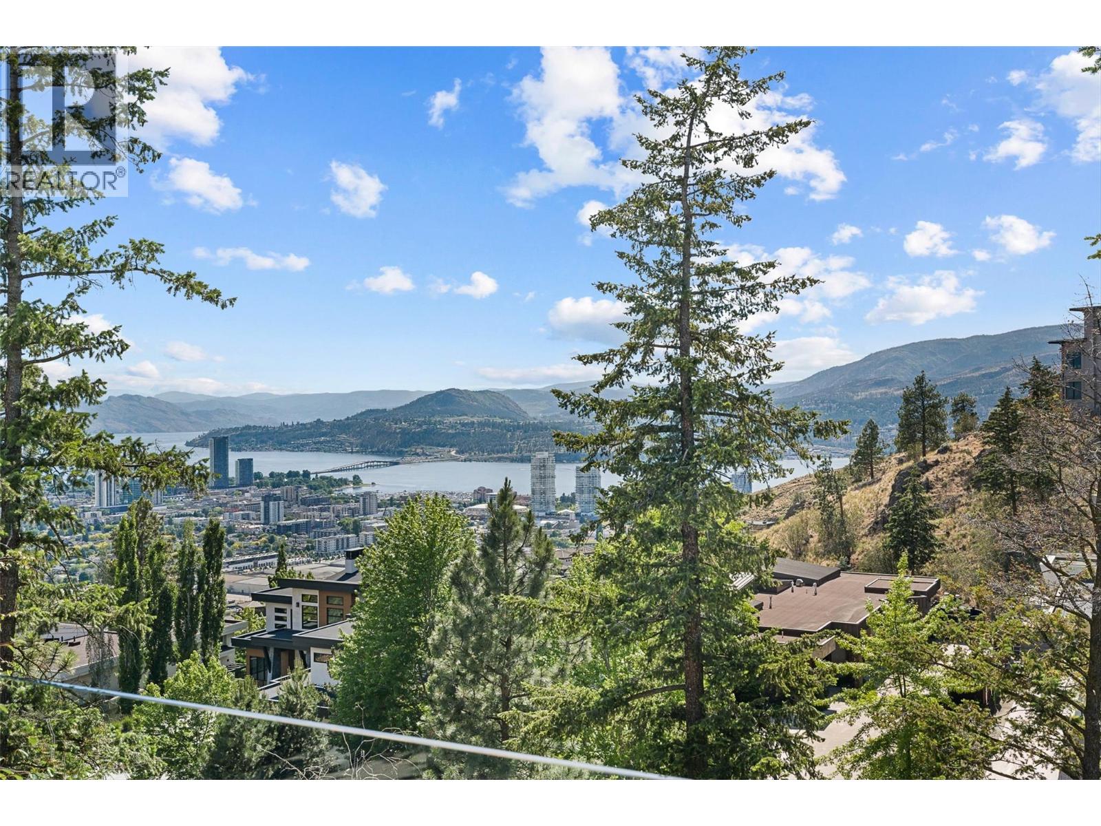 724 Rockcliffe Place, Kelowna