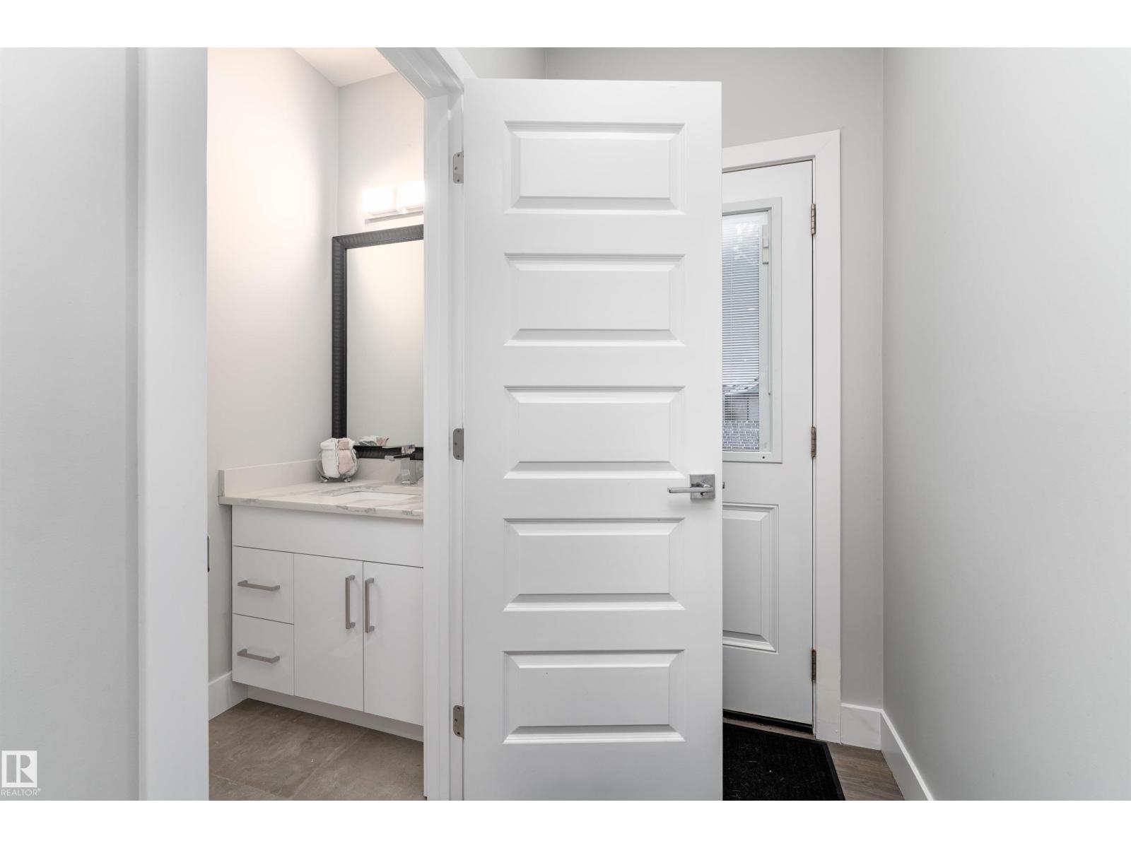 9338 PEAR LI SW - 15