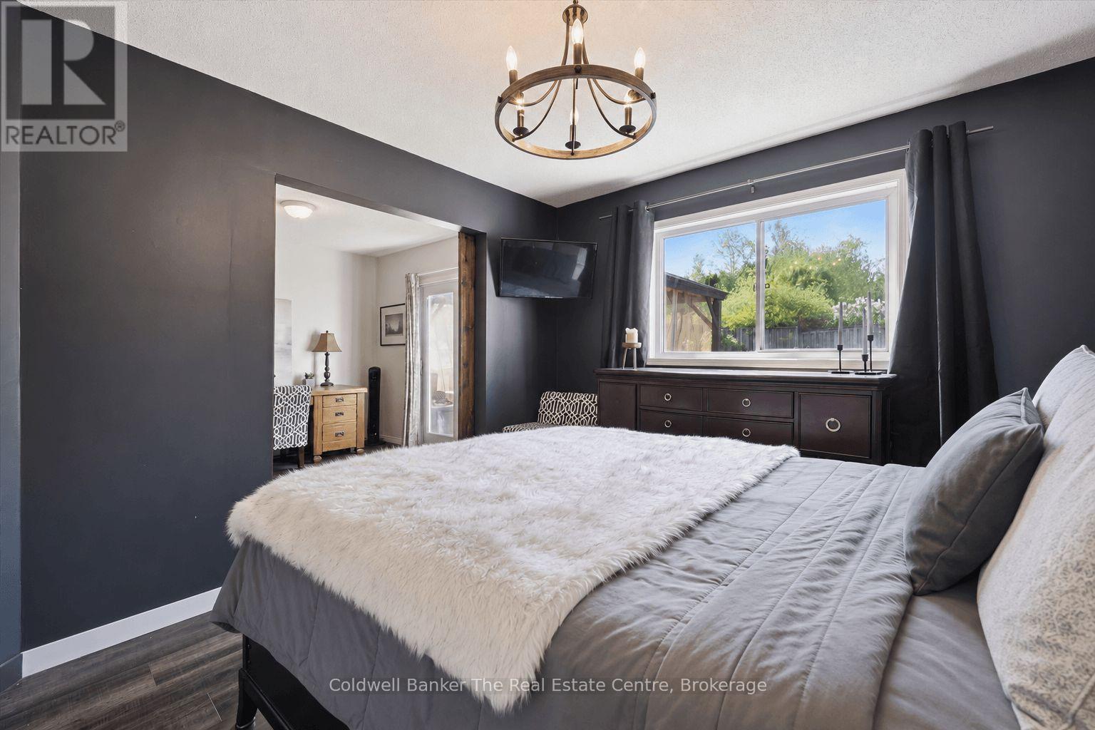 25 LANKIN AVENUE - 19