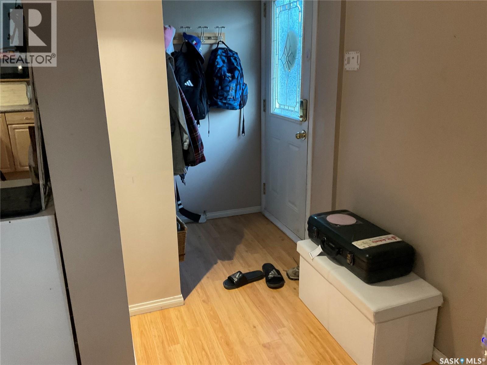 302 Dunlop STREET - 5
