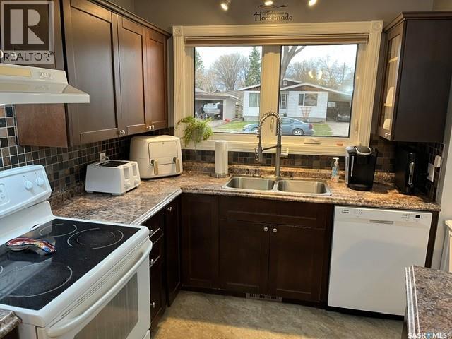206 3rd AVENUE W - 4