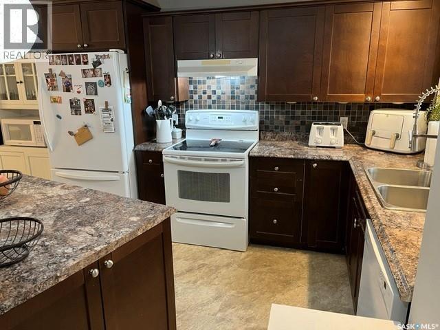 206 3rd AVENUE W - 5