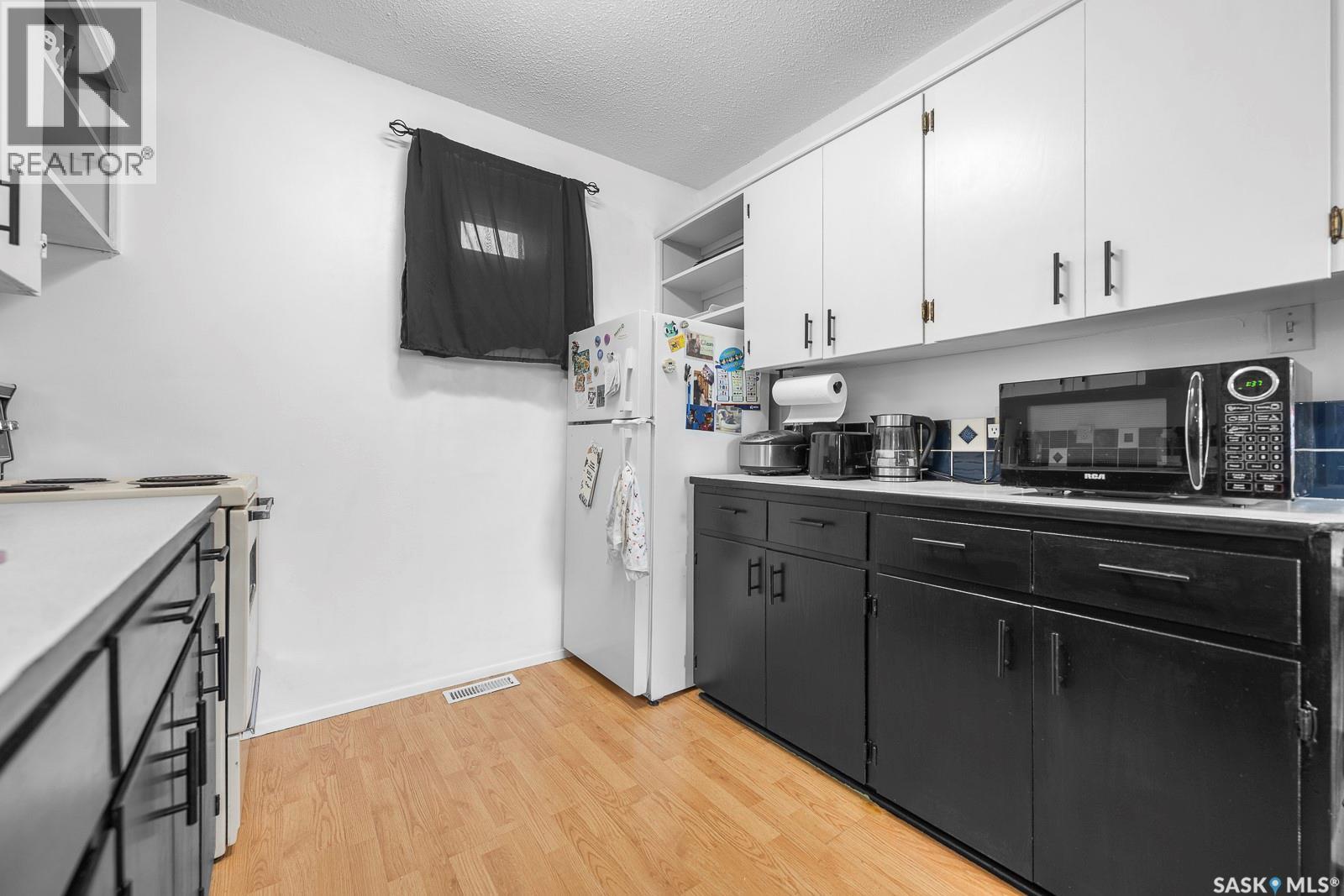 440 LORNE STREET - 11