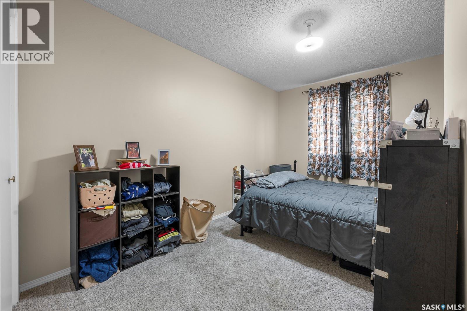 440 LORNE STREET - 13