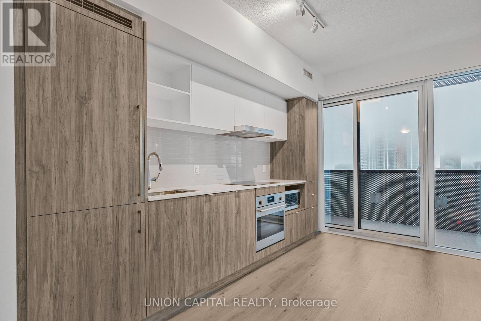 #4715 138 DOWNES STREET - 6